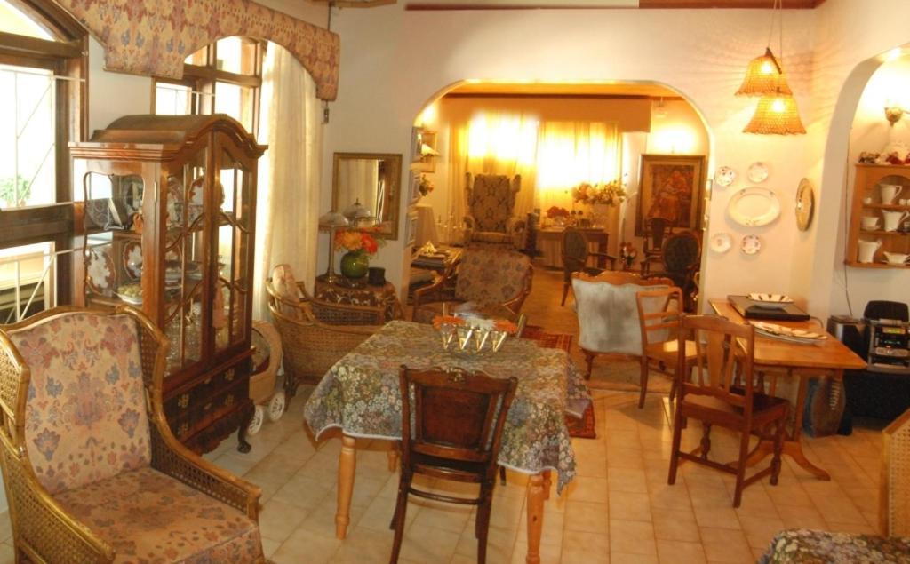 Bezuidenhout Guest House Malalane Bagian luar foto